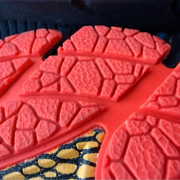 Size W11/M9.5 UnderArmour HOVR Phantom2 IntelliKnit Day Of The Dead Retired Shoe - Picture 6 of 8